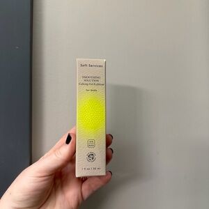 NWT Soft Services Smoothing Solution Exfoliating Gel